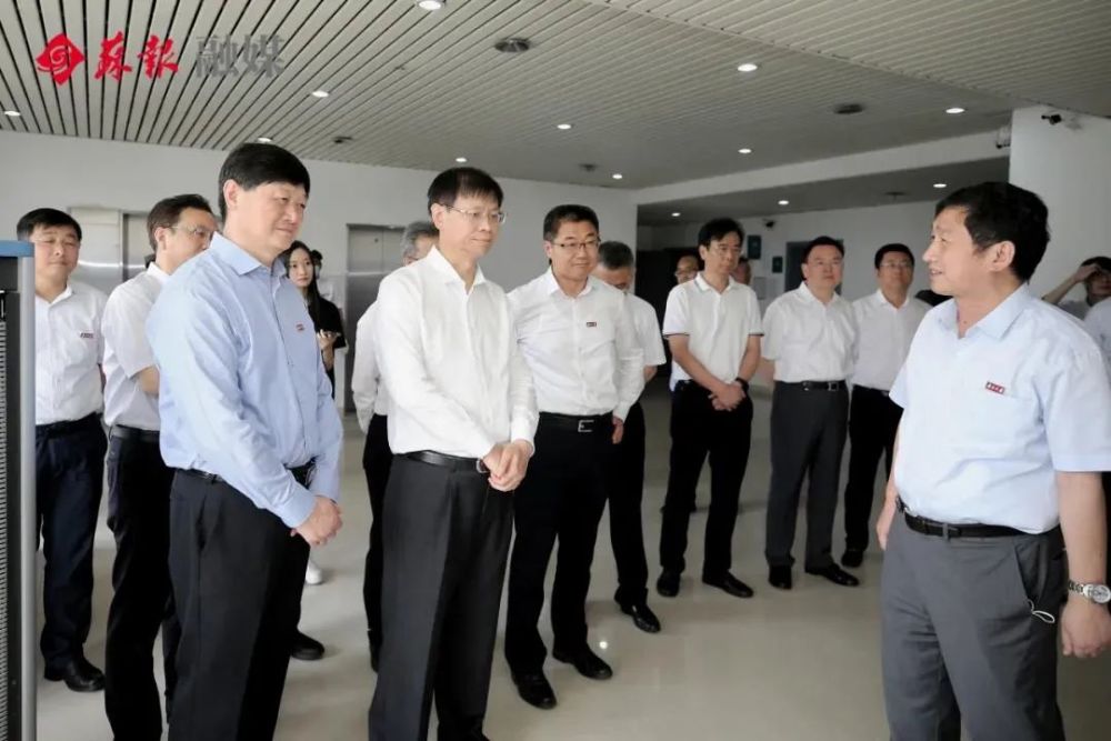 大学最新进展，智慧之门开启，自信塑造未来
