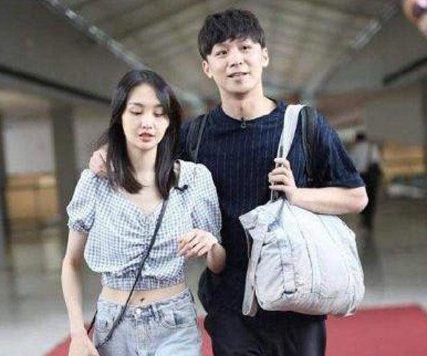 郑爽直播最新发声，多维度解读与公众反思