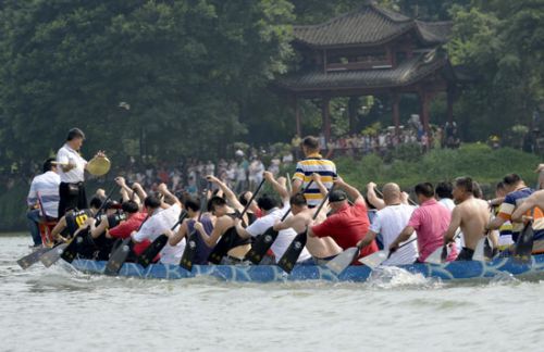 福州西湖龙舟比赛，划动梦想的桨，扬帆自信的航程
